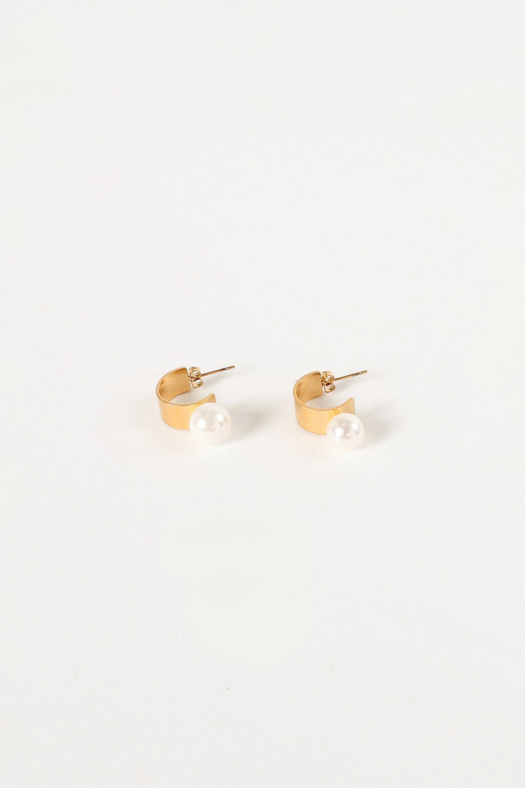 Callie Pearl Hoop Earrings - Gold