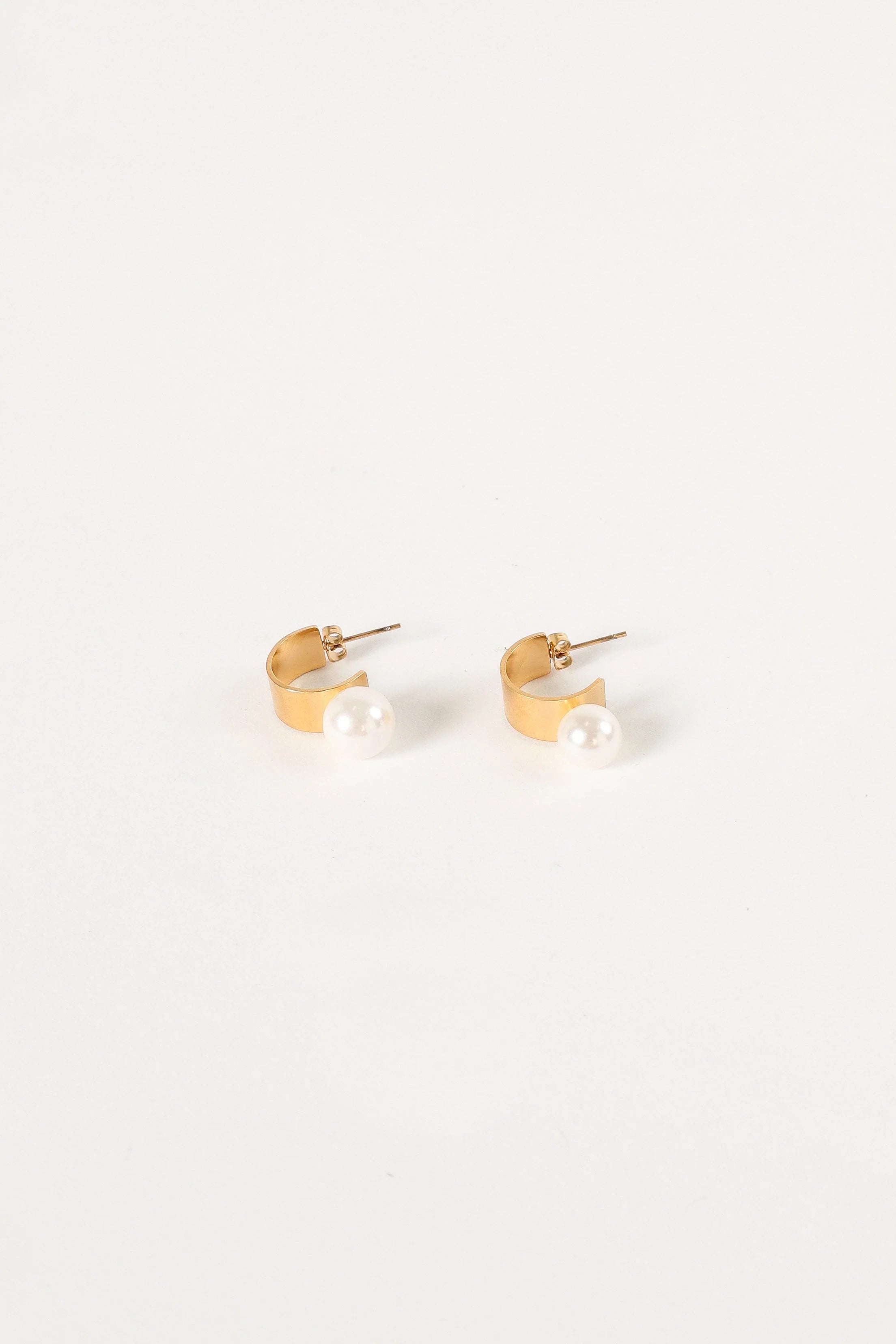 Callie Pearl Hoop Earrings - Gold