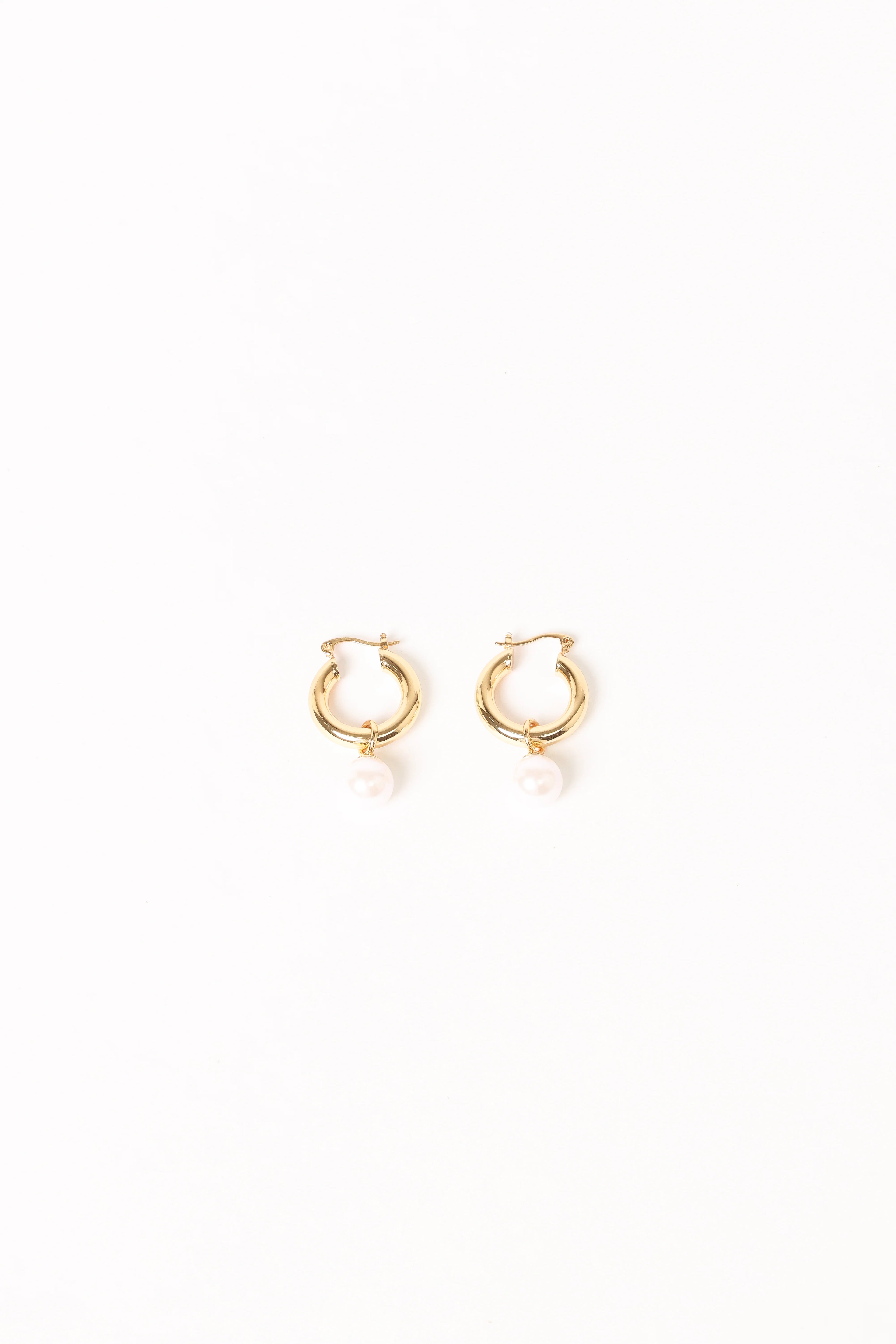 Geneva Earrings - Gold/Pearl