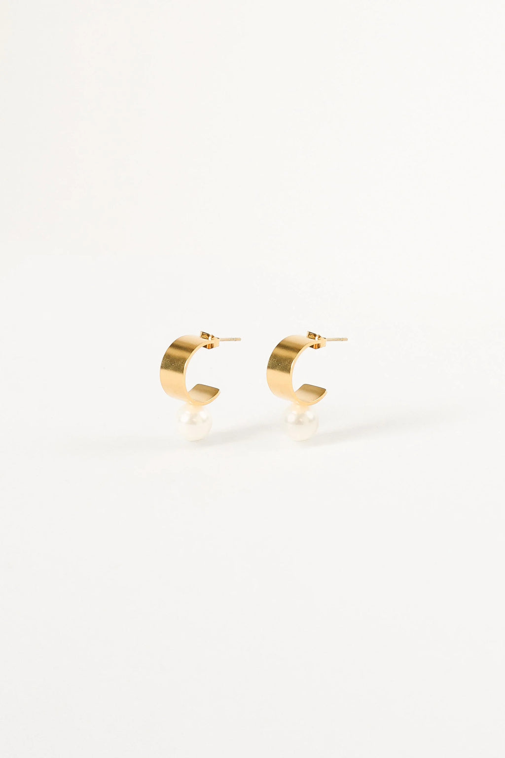 Callie Pearl Hoop Earrings - Gold